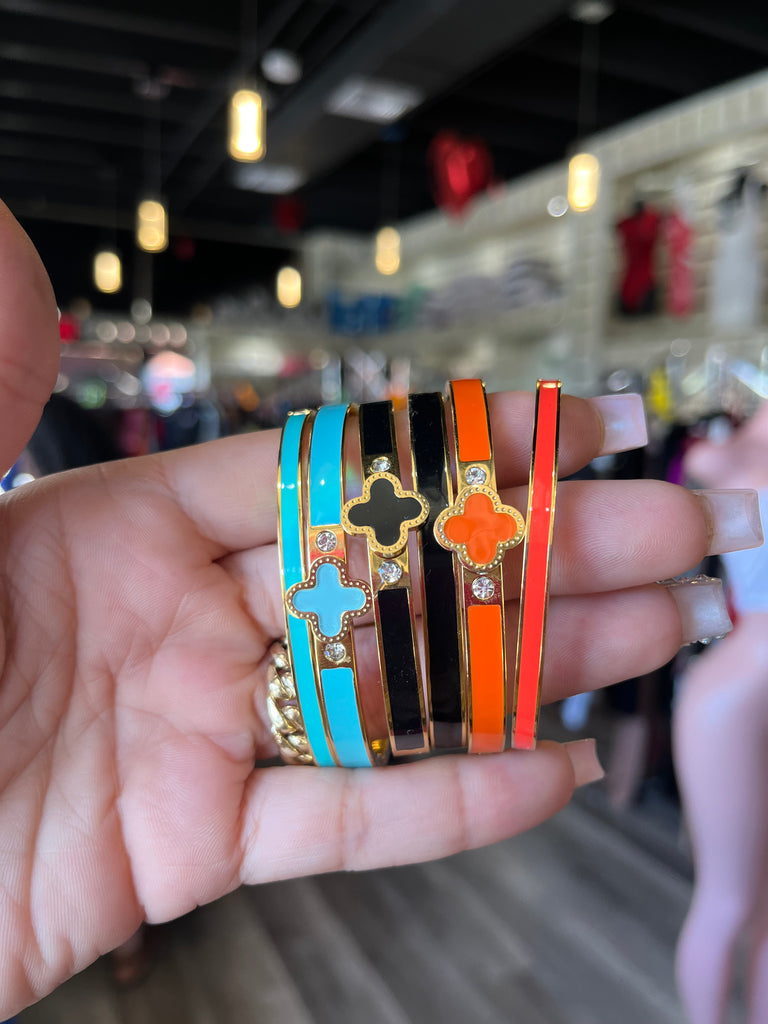 Clover Bangle
