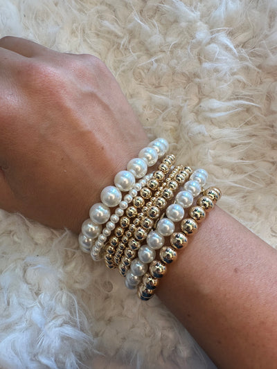 Gold and Pearls Chain Bracelet