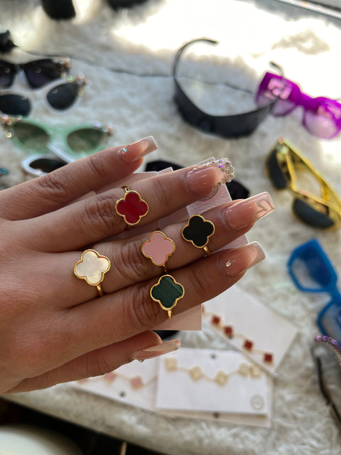 CLOVER RING