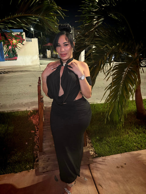 Black Out Maxi Dress