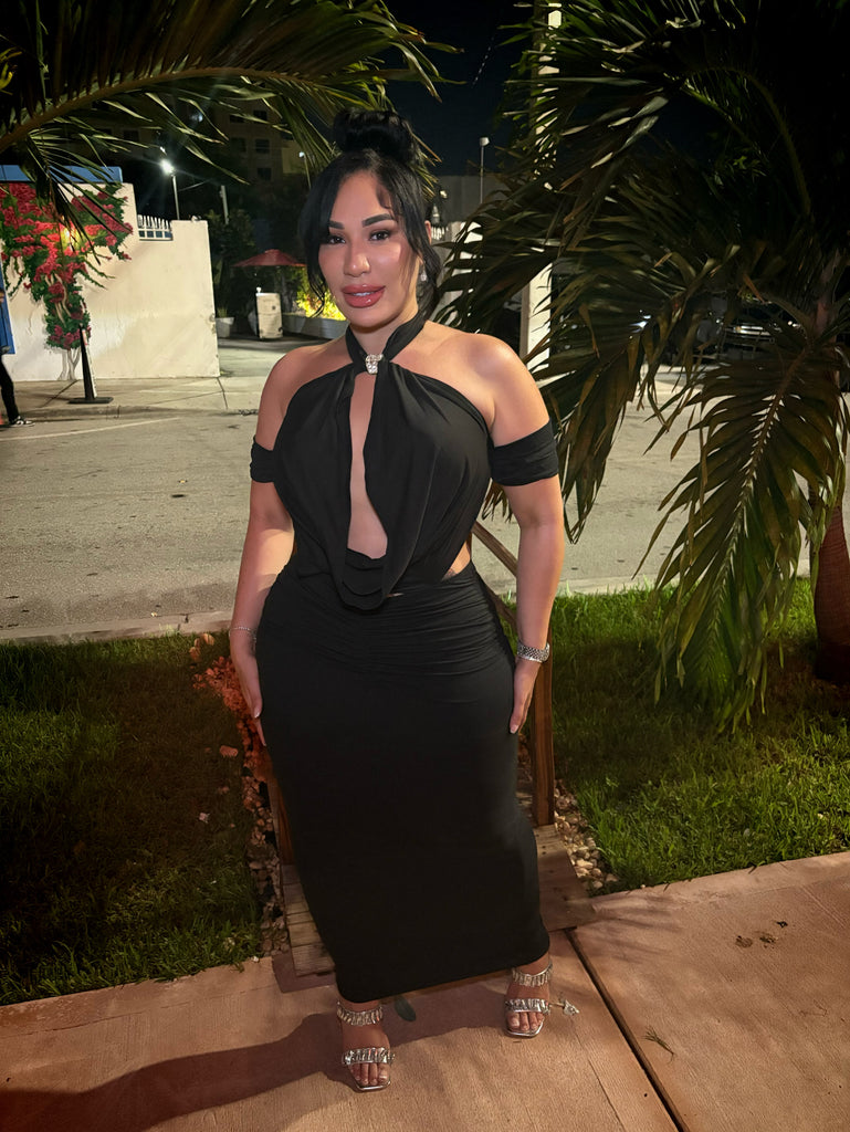 Black Out Maxi Dress