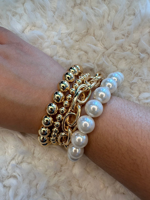 Gold and Pearls Chain Bracelet