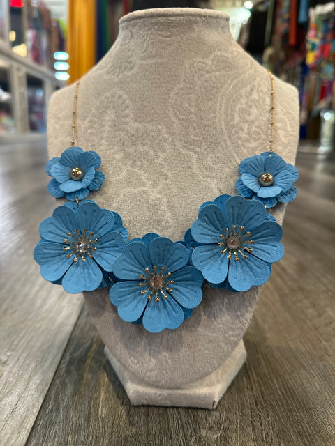 Flower necklace set
