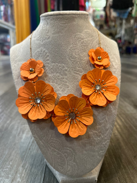 Flower necklace set