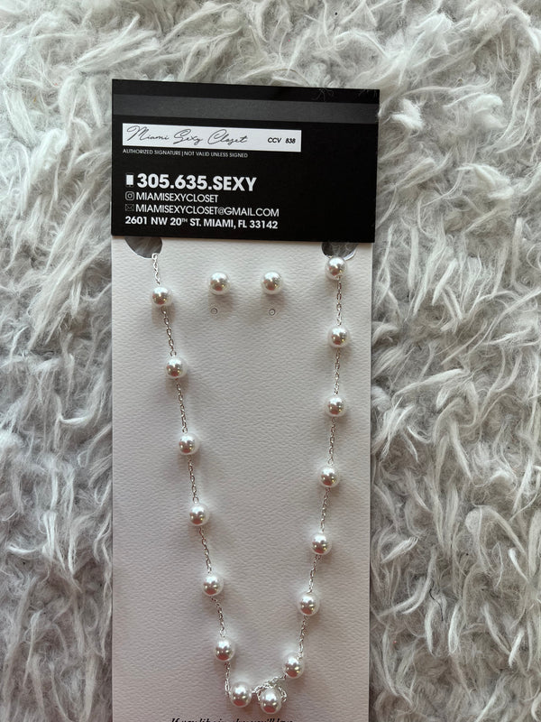 Pearls Set