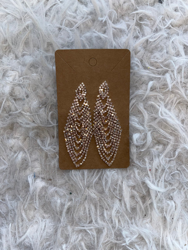 Elegant diamond strings earrings